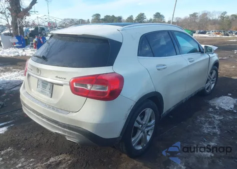 2016 Mercedes-Benz Gla 250 4Matic z USA, uszkodzony, nr VIN WDCTG4GB3GJ198613